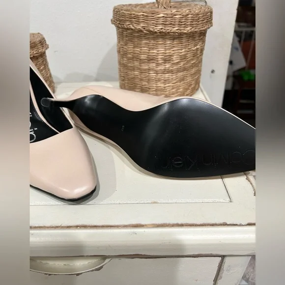 Calvin Klein snip toe callia  Pumps - Picture 6 of 6